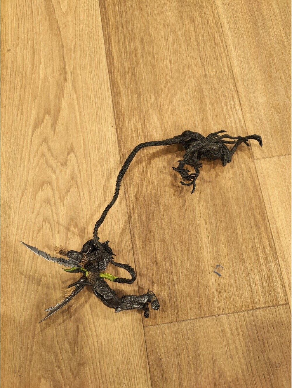 2005 McFarlane Toys ALIEN ATTACKS PREDATOR Playset Figures Alien vs Predator AVP